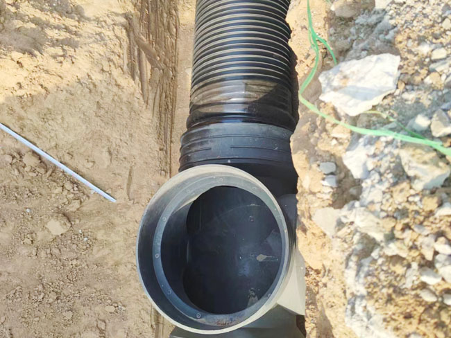 HDPE塑钢缠绕排水管